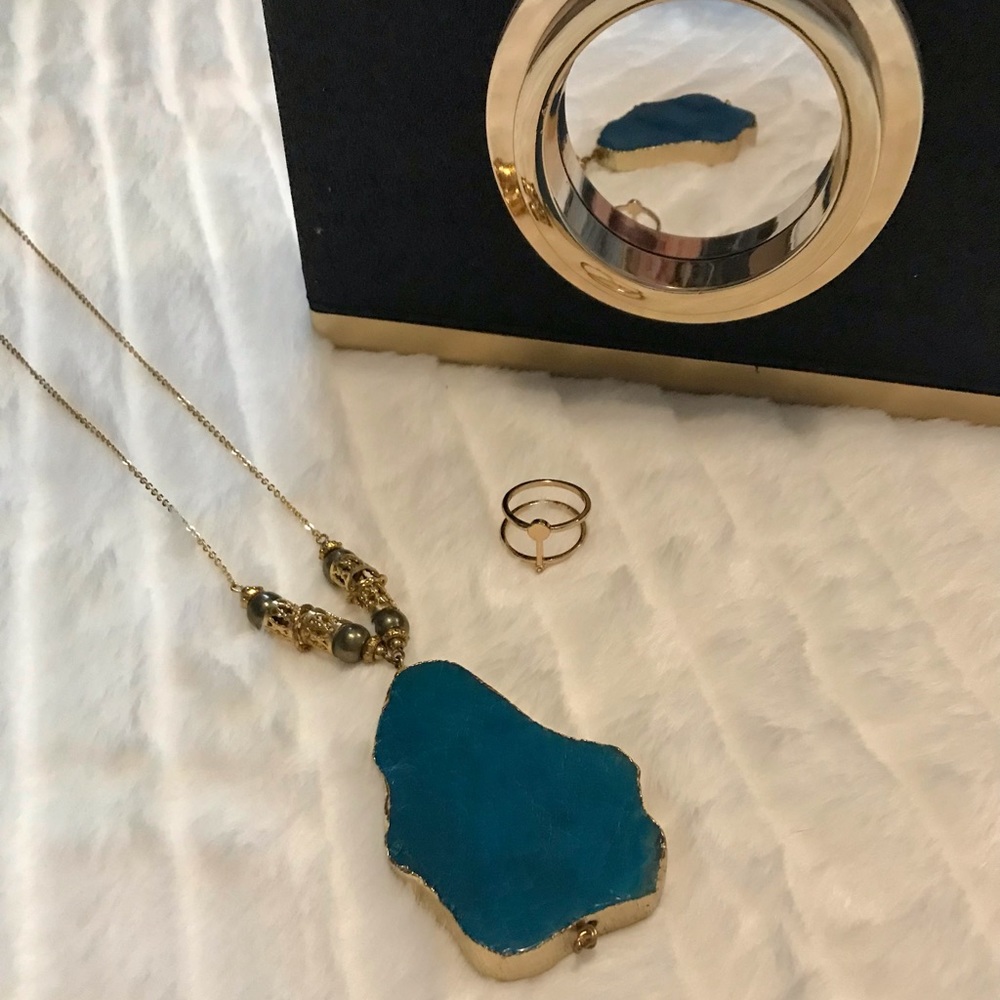 AGATE PENDANT NECKLACE